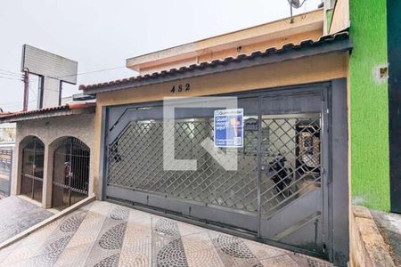 Casa à venda com 147m², 3 quartos e 2 vagasFachada
