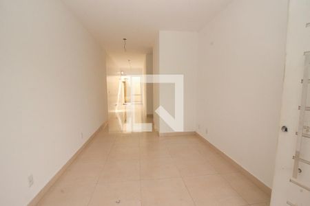 Sala de casa à venda com 3 quartos, 73m² em Espírito Santo, Porto Alegre