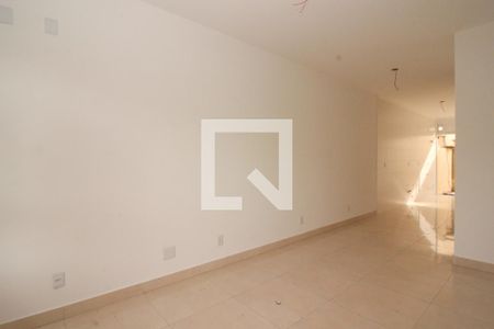 Sala de casa à venda com 3 quartos, 73m² em Espírito Santo, Porto Alegre