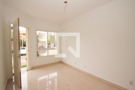 Sala de casa à venda com 3 quartos, 73m² em Espírito Santo, Porto Alegre