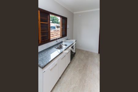 Cozinha de apartamento para alugar com 1 quarto, 30m² em Jardim Japao, São Paulo