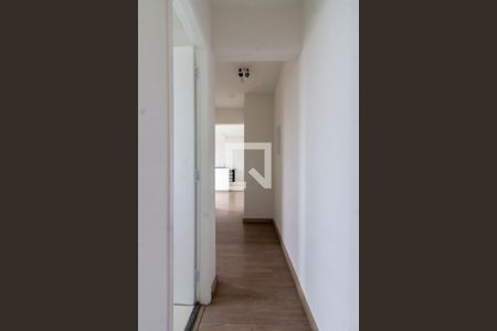 Corredor de apartamento para alugar com 2 quartos, 42m² em Fazenda Aricanduva, São Paulo