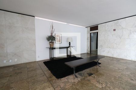 Apartamento à venda com 225m², 3 quartos e 2 vagas Apartamento à venda com 225m², 3 quartos e 2 vagasHall Social