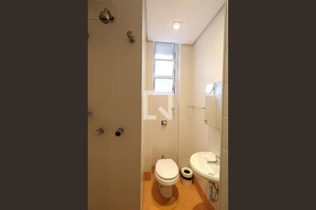 Apartamento à venda com 225m², 3 quartos e 2 vagas Apartamento à venda com 225m², 3 quartos e 2 vagasBanheiro de Serviço