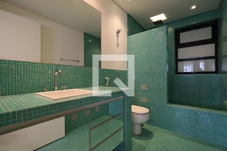 Apartamento à venda com 225m², 3 quartos e 2 vagas Apartamento à venda com 225m², 3 quartos e 2 vagasBanheiro Corredor