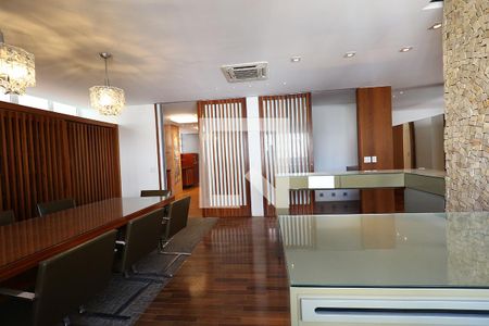 Apartamento à venda com 225m², 3 quartos e 2 vagas Apartamento à venda com 225m², 3 quartos e 2 vagasSala de Jantar