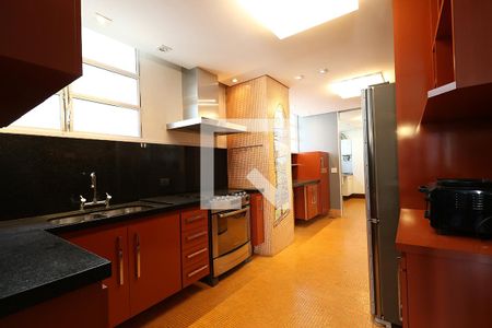 Apartamento à venda com 225m², 3 quartos e 2 vagas Apartamento à venda com 225m², 3 quartos e 2 vagasCozinha