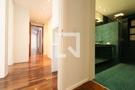 Apartamento à venda com 225m², 3 quartos e 2 vagas Apartamento à venda com 225m², 3 quartos e 2 vagasQuarto 3 Suíte - Banheiro