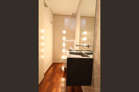 Apartamento à venda com 225m², 3 quartos e 2 vagas Apartamento à venda com 225m², 3 quartos e 2 vagasLavabo