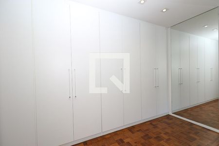 Apartamento à venda com 225m², 3 quartos e 2 vagas Apartamento à venda com 225m², 3 quartos e 2 vagasQuarto 3 Suíte - Armários