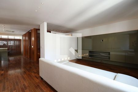 Apartamento à venda com 225m², 3 quartos e 2 vagas Apartamento à venda com 225m², 3 quartos e 2 vagasSala