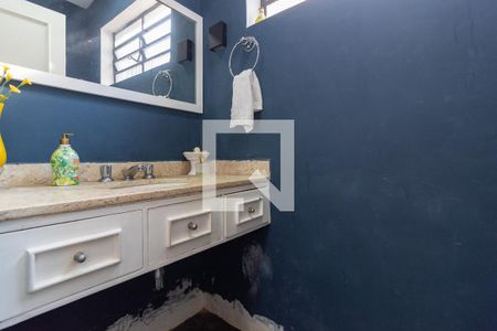 Casa à venda com 220m², 4 quartos e 4 vagasBanheiro