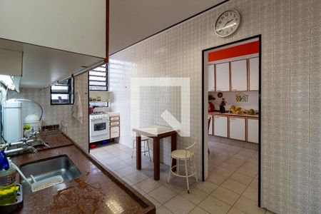 Casa à venda com 220m², 4 quartos e 4 vagasCozinha