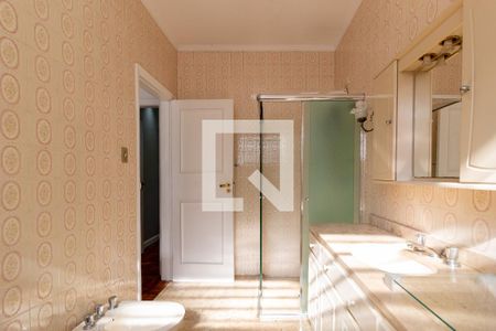 Casa à venda com 220m², 4 quartos e 4 vagasBanheiro