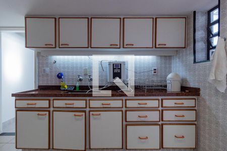 Casa à venda com 220m², 4 quartos e 4 vagasCozinha