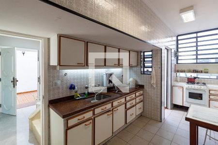 Casa à venda com 220m², 4 quartos e 4 vagasCozinha