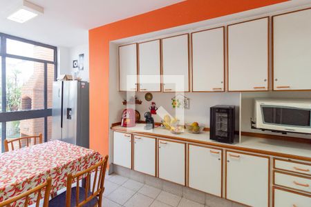 Casa à venda com 220m², 4 quartos e 4 vagasCozinha