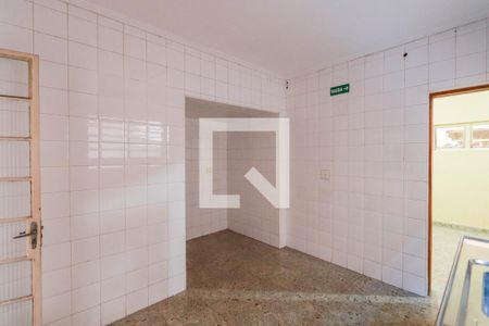 Casa à venda com 415m², 4 quartos e 4 vagas Casa à venda com 415m², 4 quartos e 4 vagasCozinha