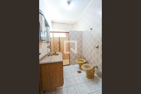 Casa à venda com 415m², 4 quartos e 4 vagas Casa à venda com 415m², 4 quartos e 4 vagasBanheiro Social