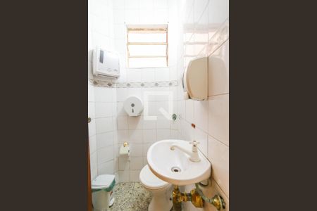 Casa à venda com 415m², 4 quartos e 4 vagas Casa à venda com 415m², 4 quartos e 4 vagasLavabo