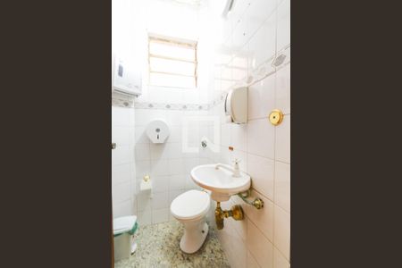 Casa à venda com 415m², 4 quartos e 4 vagas Casa à venda com 415m², 4 quartos e 4 vagasLavabo