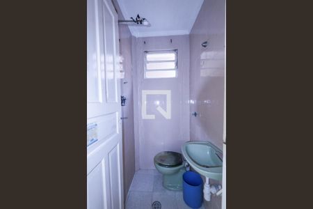 Casa à venda com 415m², 4 quartos e 4 vagas Casa à venda com 415m², 4 quartos e 4 vagasBanheiro de Serviço