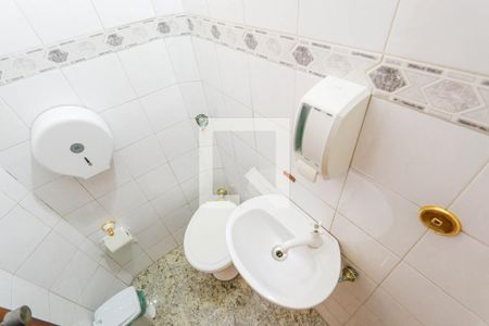 Casa à venda com 415m², 4 quartos e 4 vagas Casa à venda com 415m², 4 quartos e 4 vagasLavabo