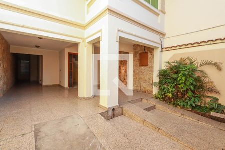 Casa à venda com 415m², 4 quartos e 4 vagas Casa à venda com 415m², 4 quartos e 4 vagasGaragem