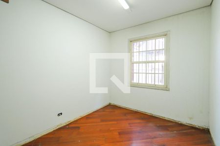 Casa à venda com 415m², 4 quartos e 4 vagas Casa à venda com 415m², 4 quartos e 4 vagasQuarto 2