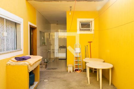 Casa à venda com 304m², 3 quartos e 5 vagasQuintal