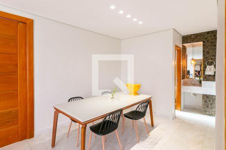 Sala de casa à venda com 2 quartos, 220m² em Carlos Prates, Belo Horizonte