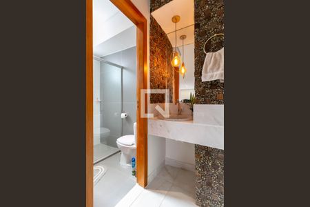 Casa à venda com 220m², 2 quartos e 1 vagaBanheiro Social