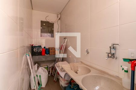 Casa à venda com 220m², 2 quartos e 1 vagaÁrea de Serviço