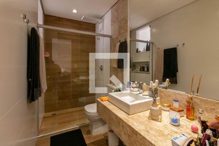 Casa à venda com 220m², 2 quartos e 1 vagaBanheiro da Suíte