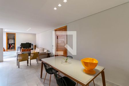 Sala de casa à venda com 2 quartos, 220m² em Carlos Prates, Belo Horizonte