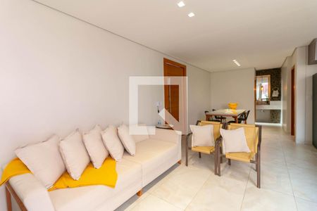 Sala de casa à venda com 2 quartos, 220m² em Carlos Prates, Belo Horizonte