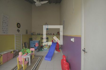 Casa de condomínio à venda com 107m², 4 quartos e 2 vagasBrinquedoteca