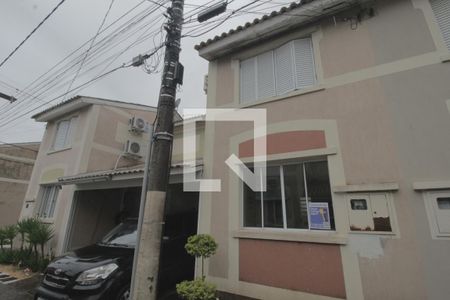Casa de condomínio à venda com 107m², 4 quartos e 2 vagasFachada da casa