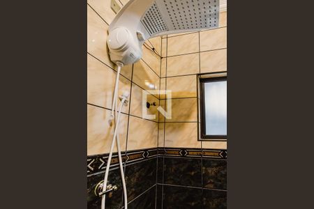 Casa à venda com 180m², 3 quartos e 2 vagasBanheiro 1