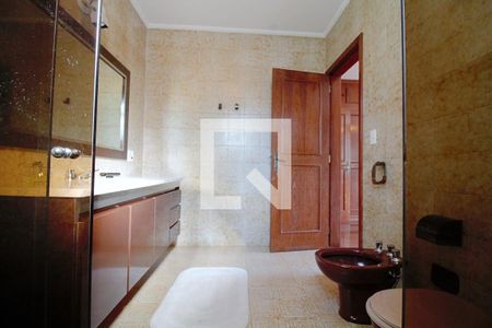 Casa à venda com 440m², 4 quartos e 3 vagasBanheiro da Suíte 1