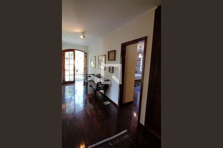 Casa à venda com 440m², 4 quartos e 3 vagasCorredor