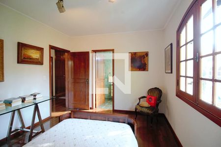 Casa à venda com 440m², 4 quartos e 3 vagasSuíte 4