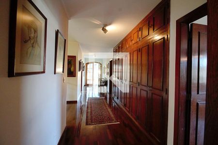 Casa à venda com 440m², 4 quartos e 3 vagasCorredor