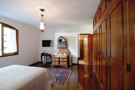 Casa à venda com 440m², 4 quartos e 3 vagasSuíte 3