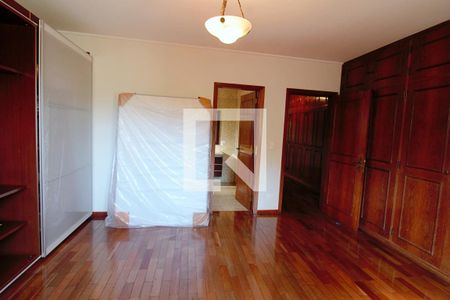 Casa à venda com 440m², 4 quartos e 3 vagasSuíte 1