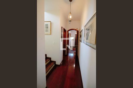 Casa à venda com 440m², 4 quartos e 3 vagasCorredor