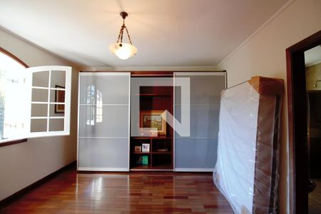 Casa à venda com 440m², 4 quartos e 3 vagasSuíte 1