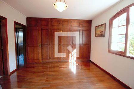 Casa à venda com 440m², 4 quartos e 3 vagasSuíte 1