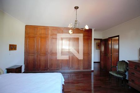 Casa à venda com 440m², 4 quartos e 3 vagasSuíte 2