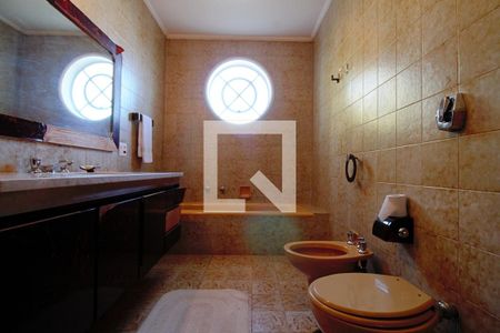 Casa à venda com 440m², 4 quartos e 3 vagasBanheiro da Suíte 2